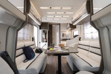 Riviera 87 XT