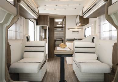 Riviera 87 XT