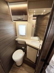Nevis 873
