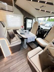 Nevis 873