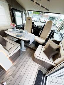 Nevis 873